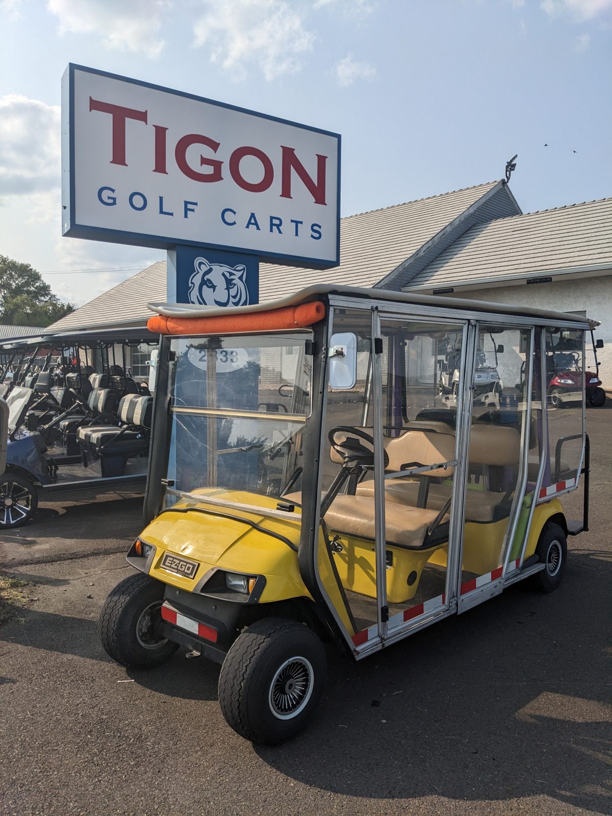 EZGO® 6 Passenger Gas 2008