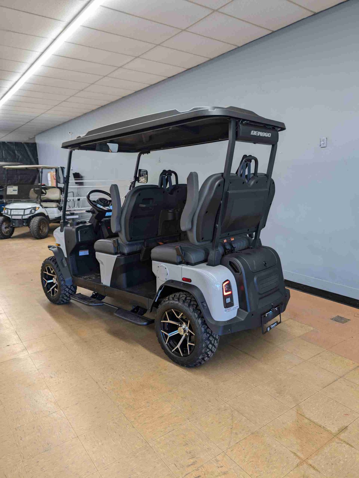 DENAGO® ROVER XL White In Pocono Pines PA