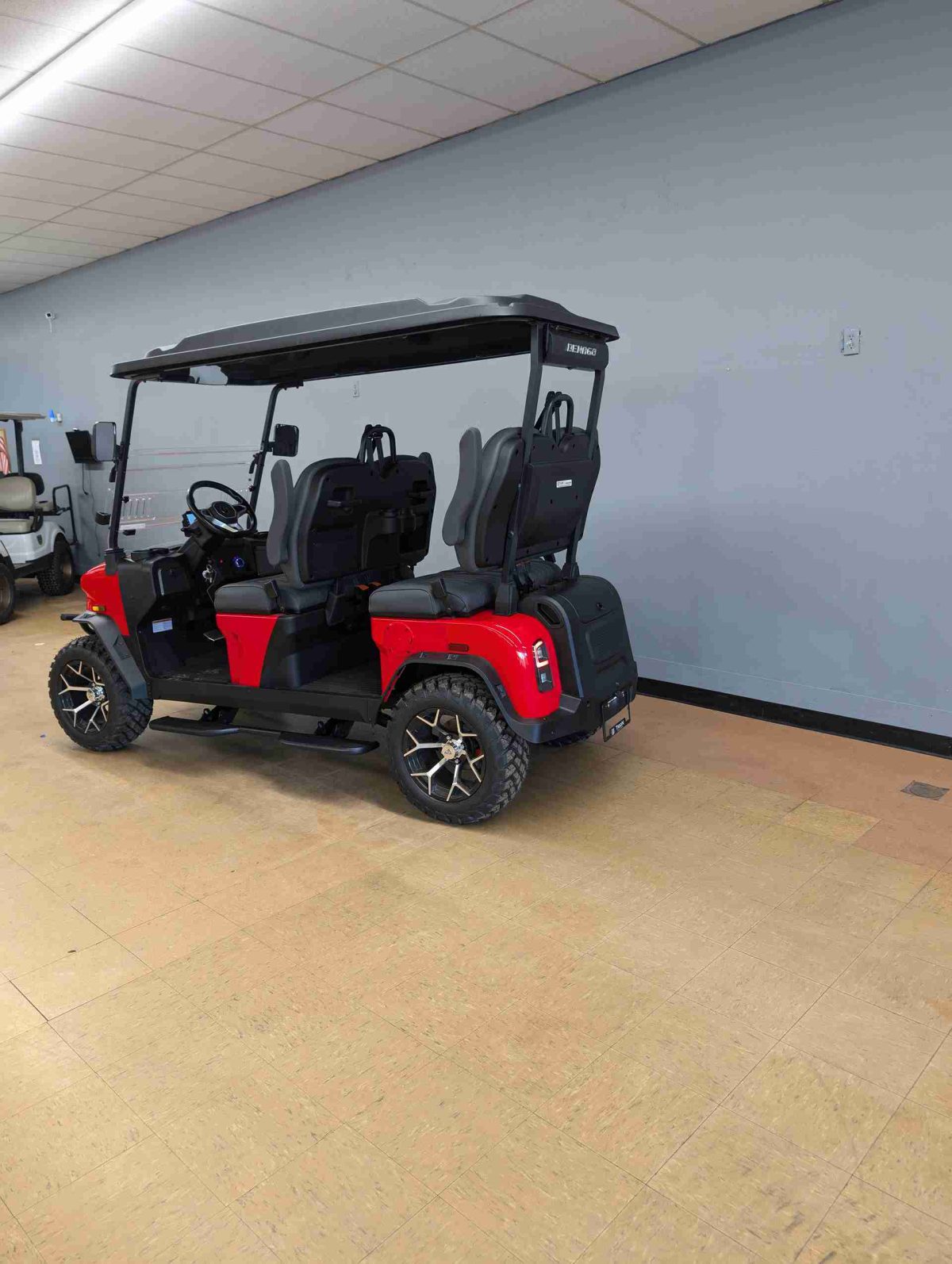 DENAGO® ROVER XL Red In Pocono Pines PA