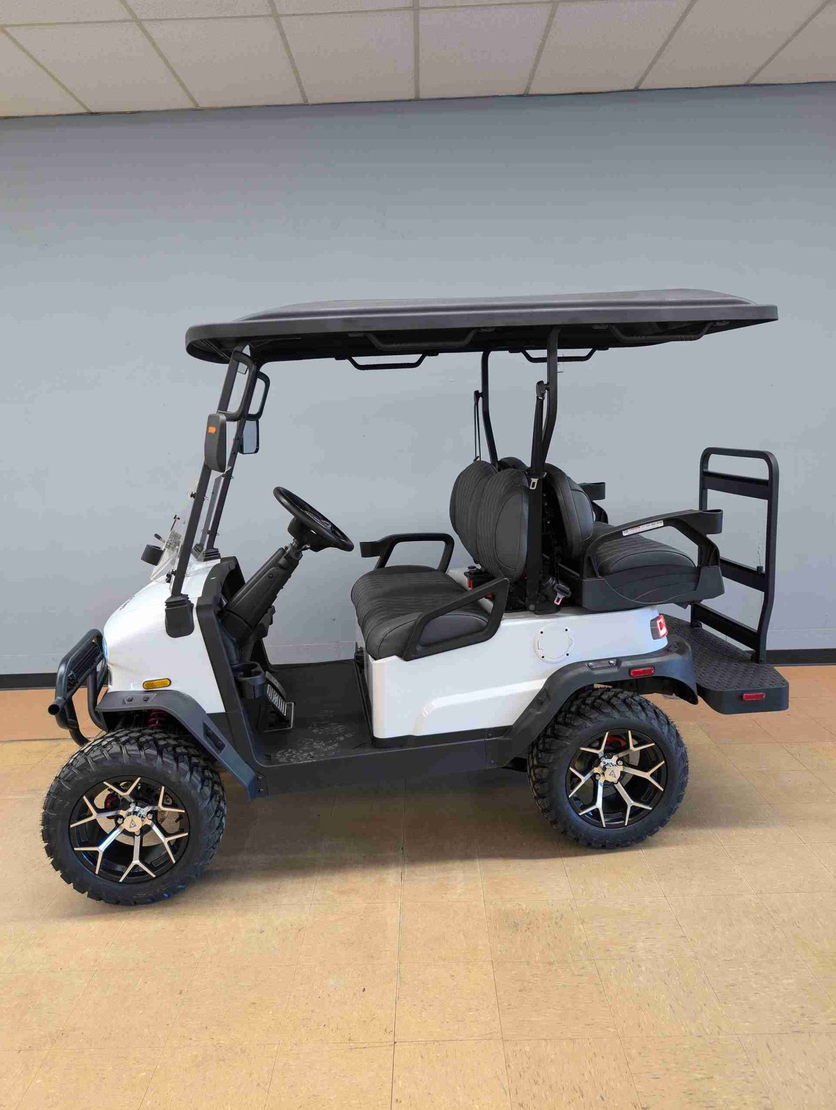DENAGO® NOMAD XL White In Pocono Pines PA