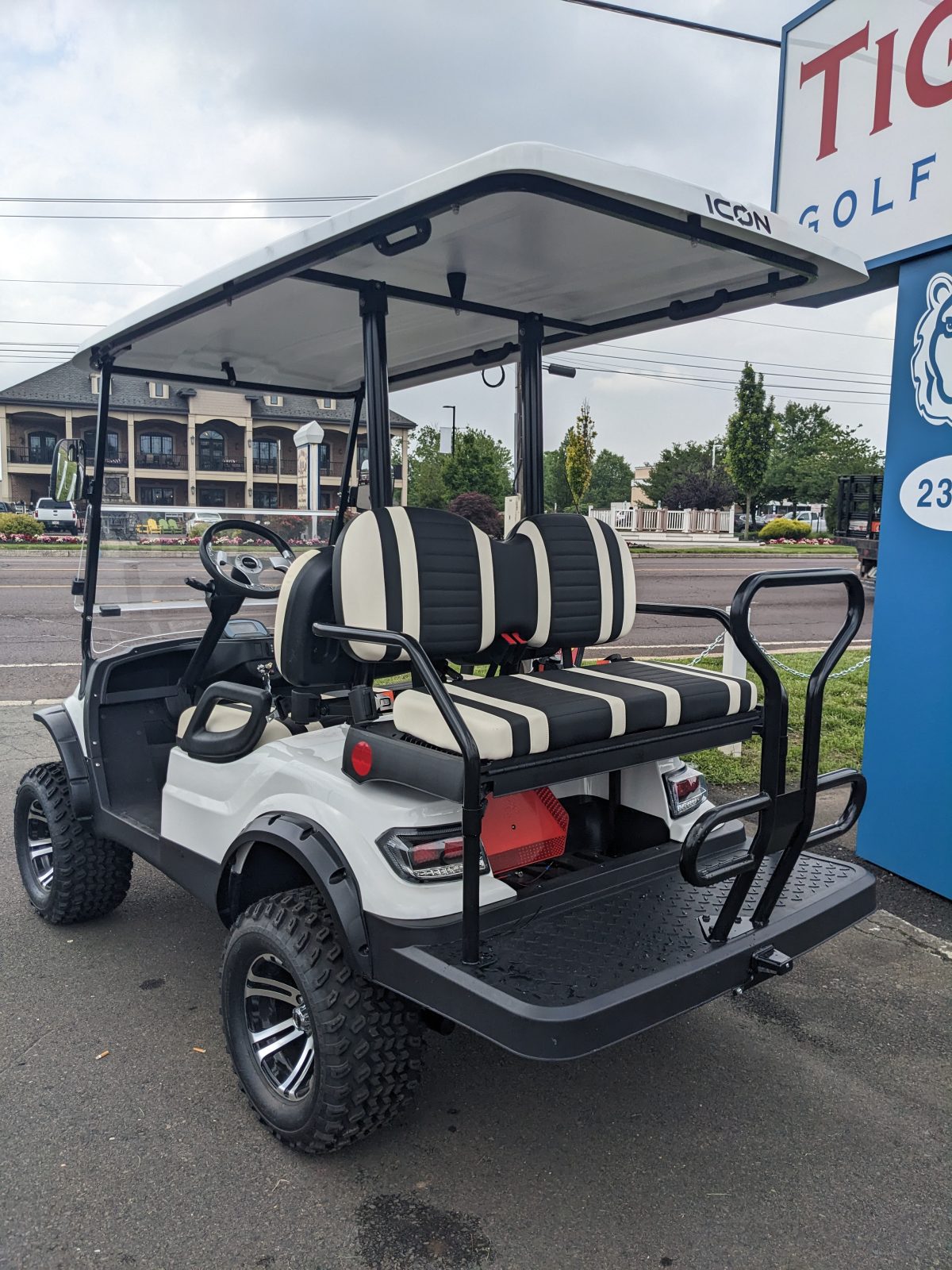 ICON® I40L White In Dover DE