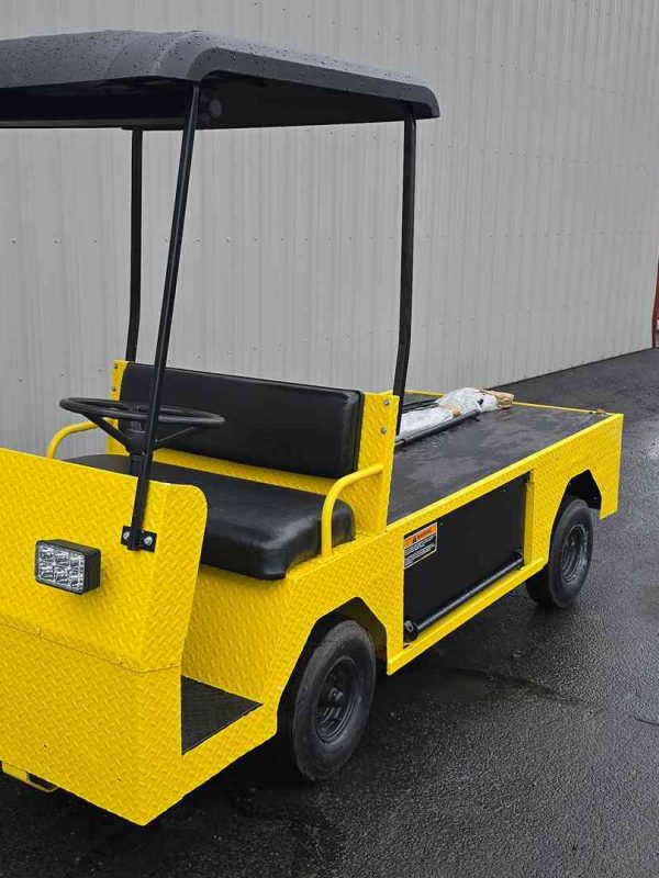 Cushman® Cushman® Titan Flatbed Yellow in Hatfield, PA