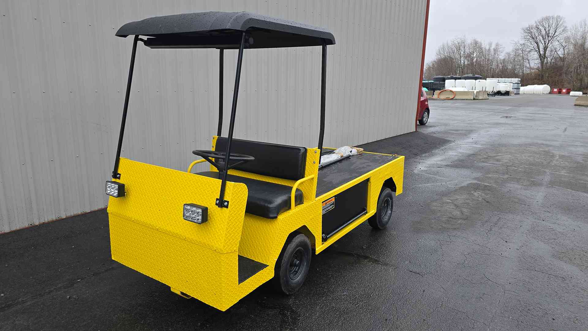 Cushman® Cushman® Titan Flatbed Yellow in Hatfield, PA