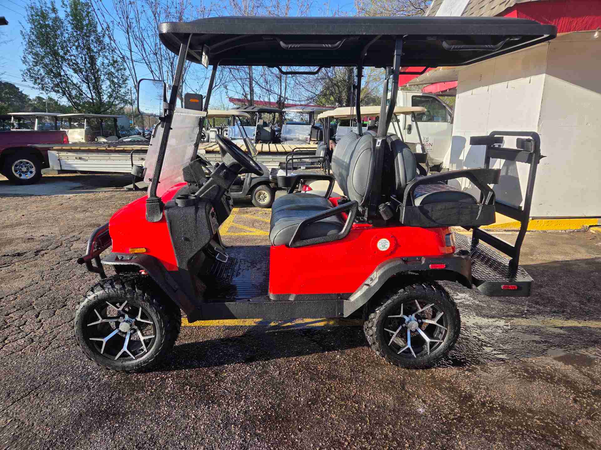 Denago® Nomad Xl Scarlet in Raleigh, NC