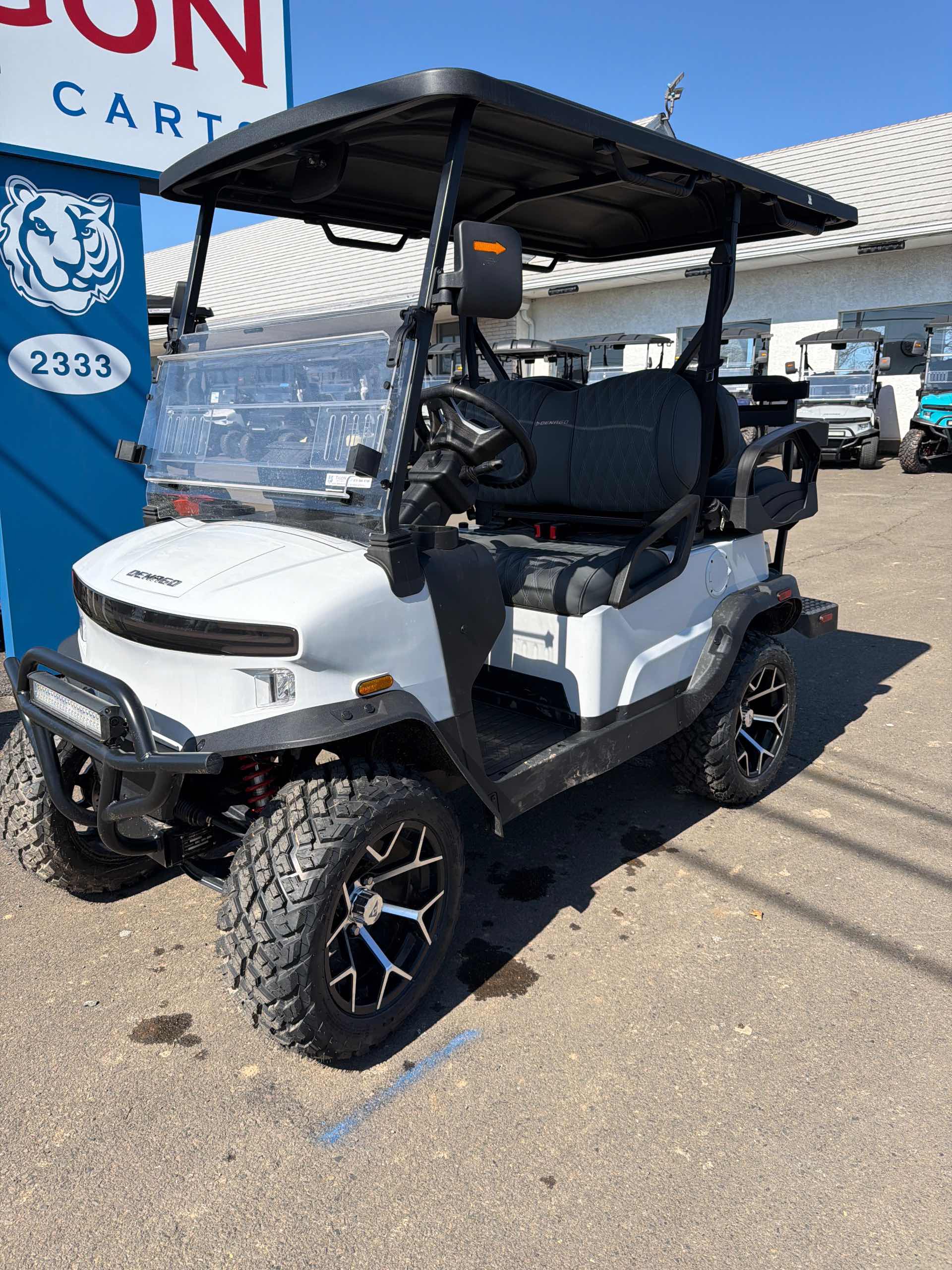 Denago® Nomad Xl White in Hatfield, PA