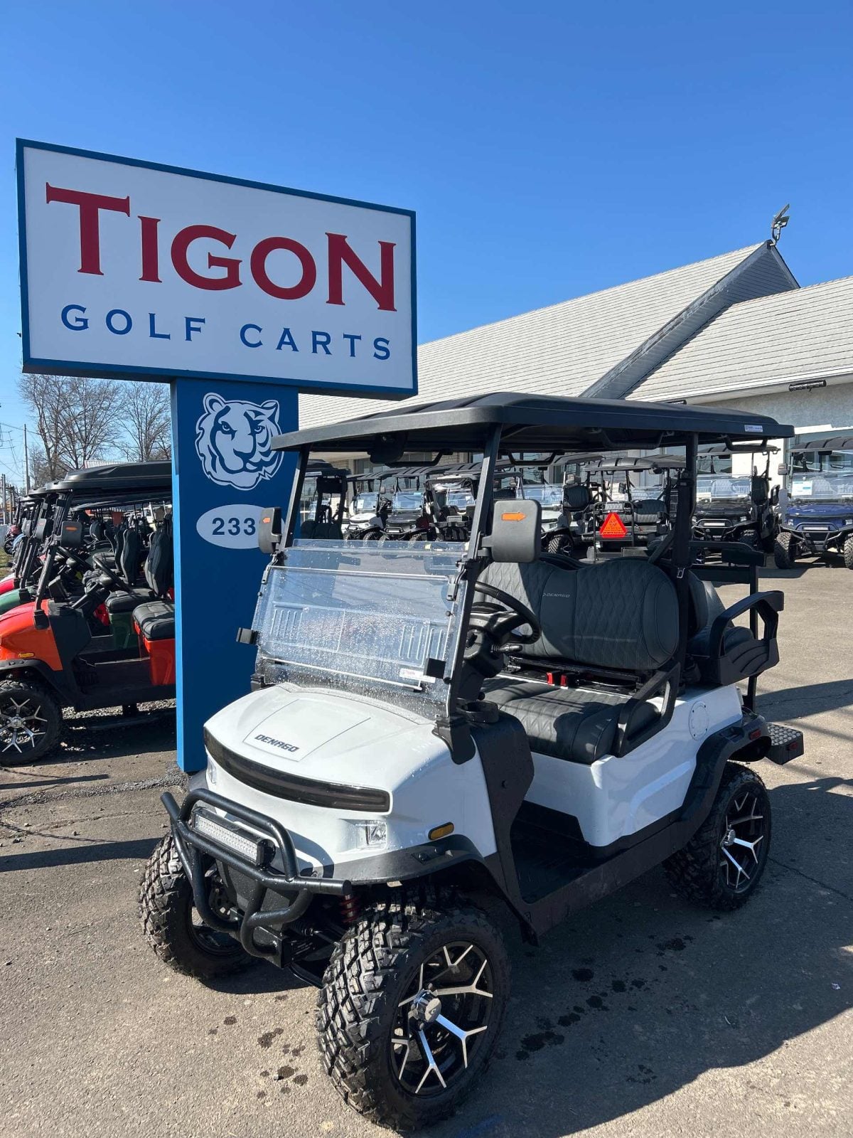 Denago® Nomad Xl White in Hatfield, PA