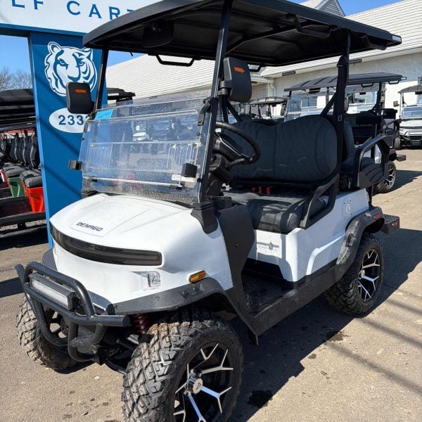 Denago® Nomad Xl White in Hatfield, PA