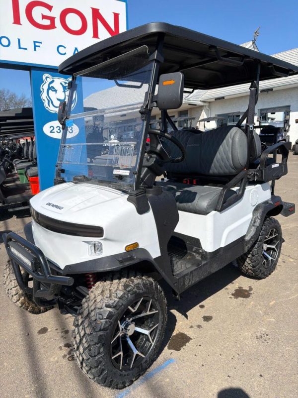 Denago® Nomad Xl White in Hatfield, PA