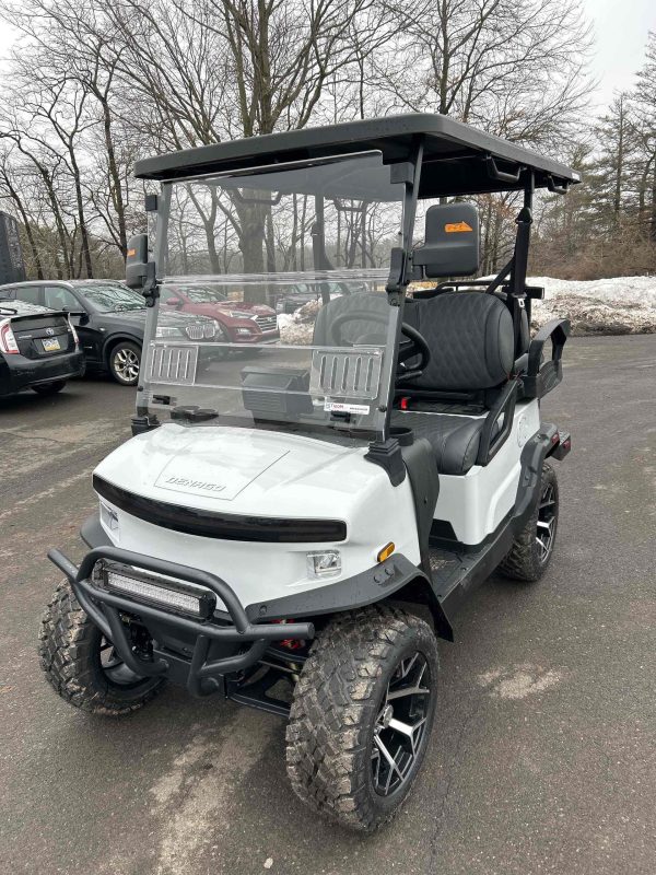 Denago® Nomad Xl White in Hatfield, PA