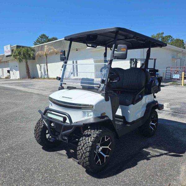 Denago® Nomad Xl White in Lecanto, FL