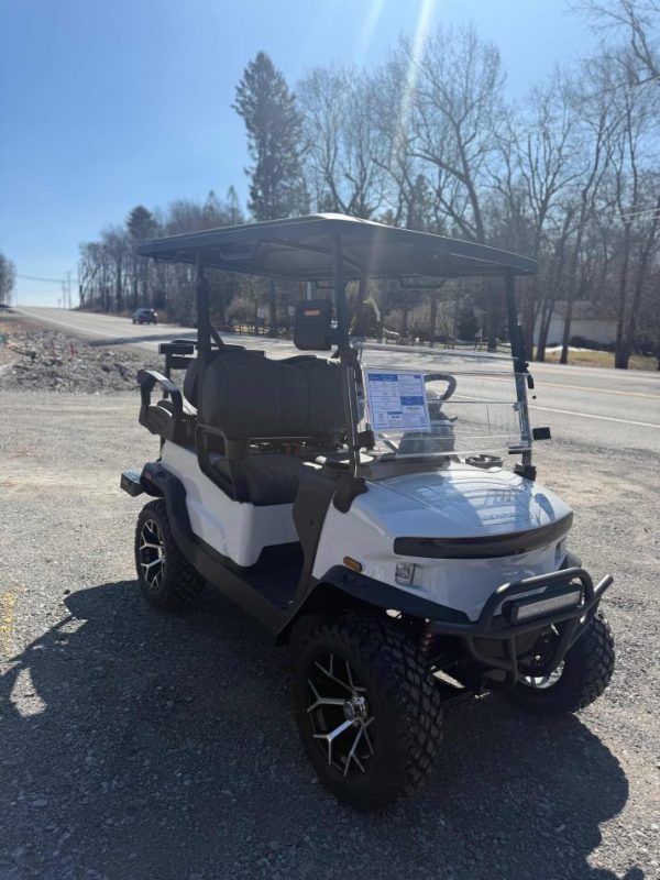 Denago® Nomad Xl White in Long Pond, PA