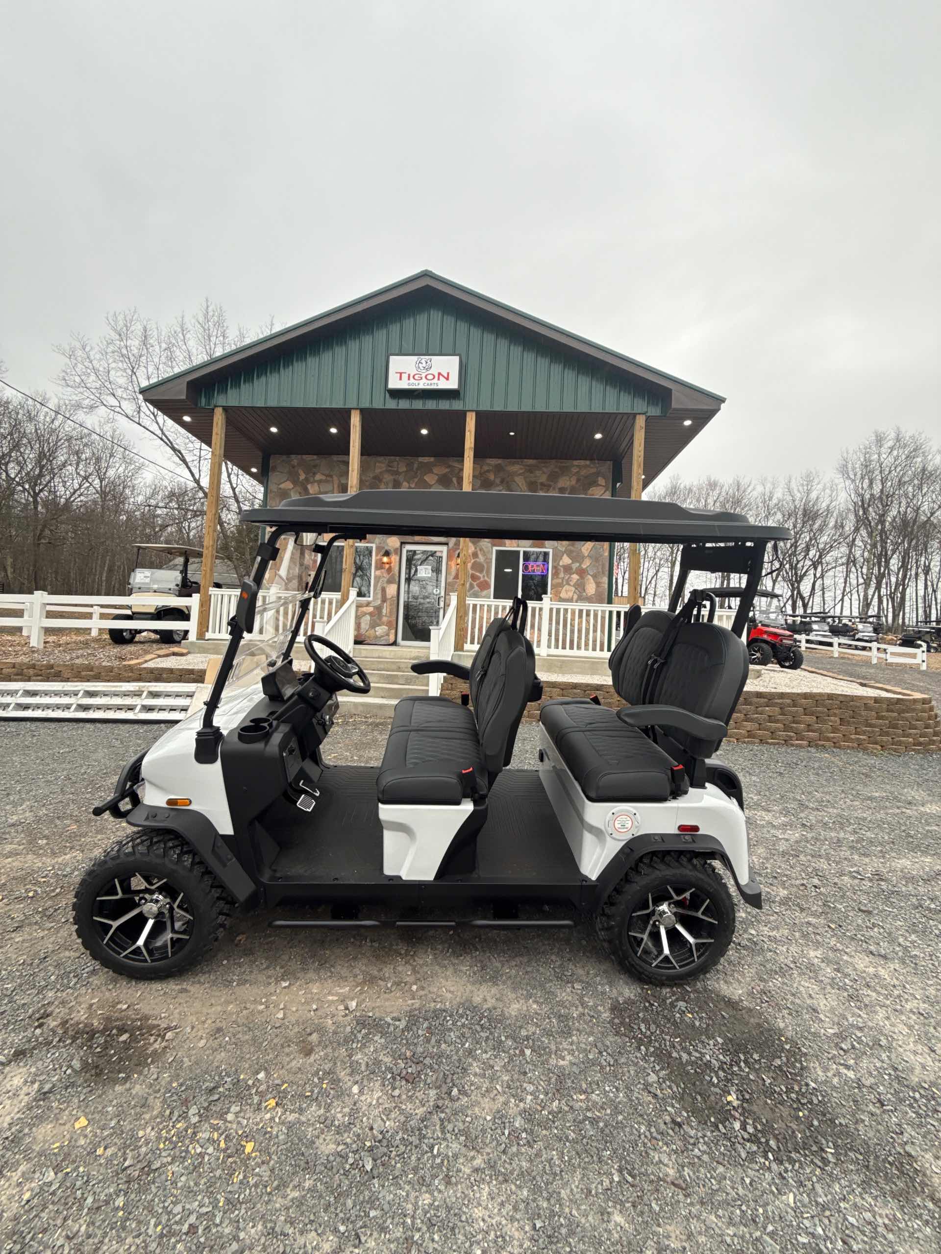 Denago® Rover Xl White in Long Pond, PA