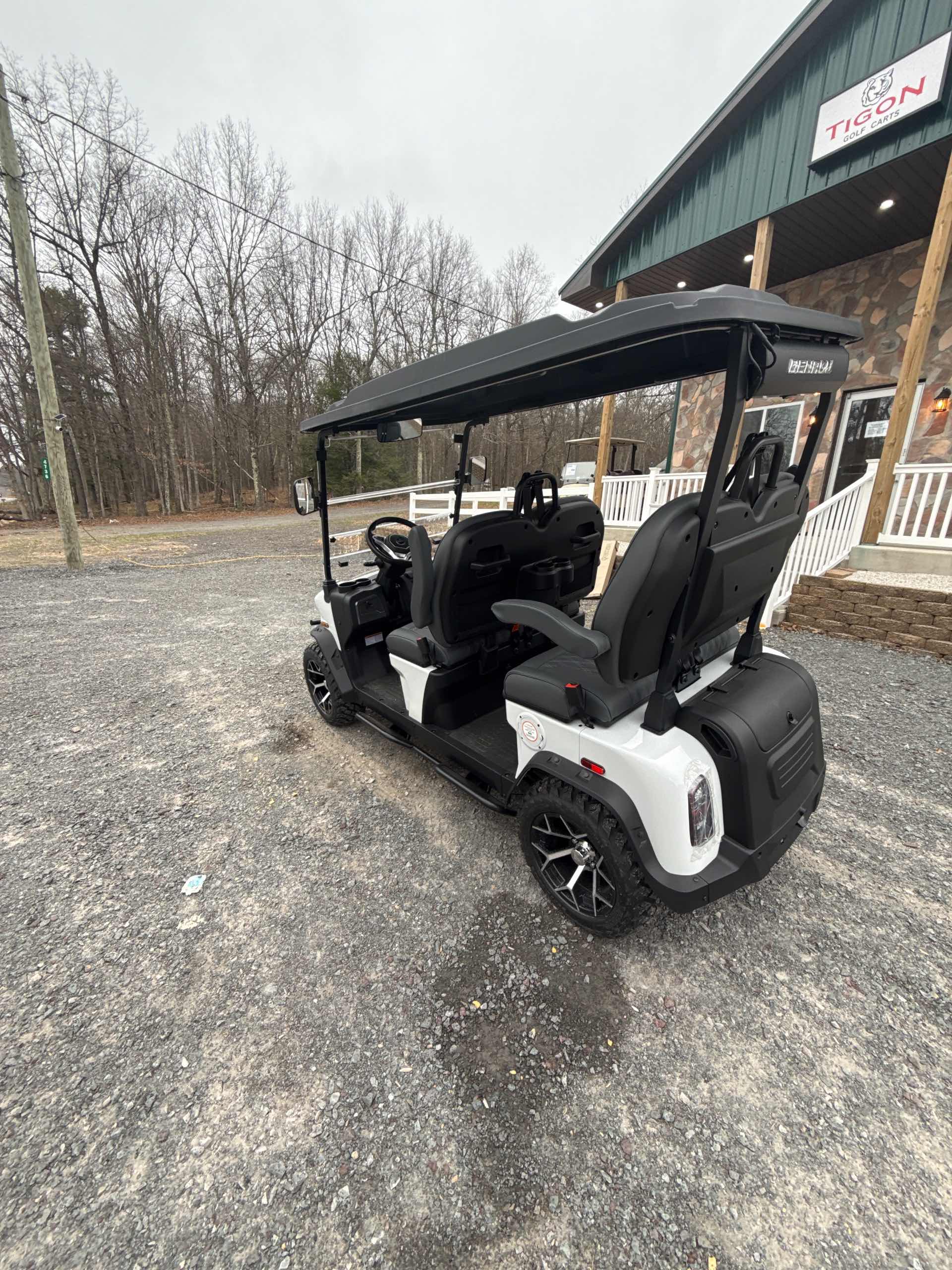 Denago® Rover Xl White in Long Pond, PA