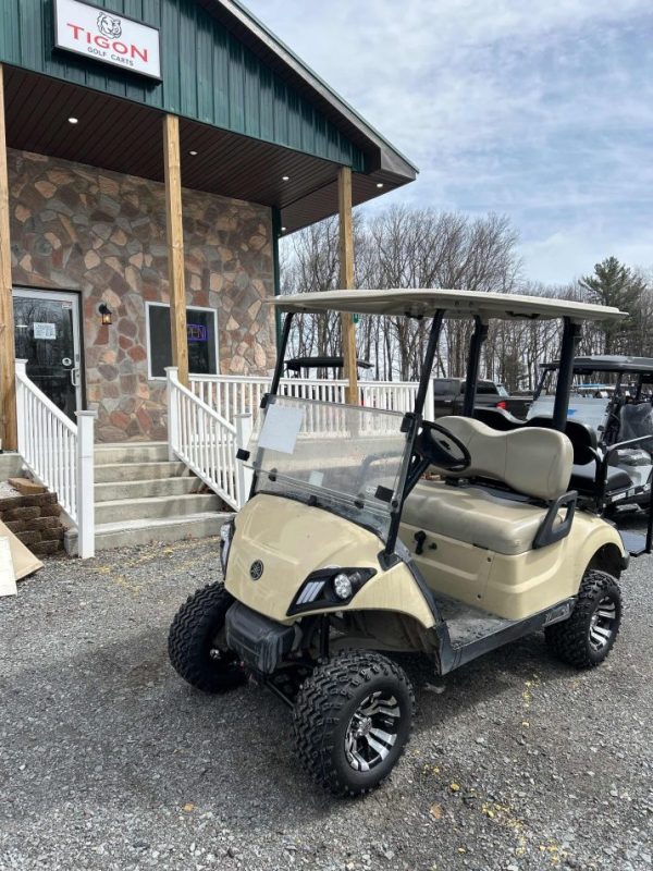 Yamaha® Drive 2 Beige in Long Pond, PA