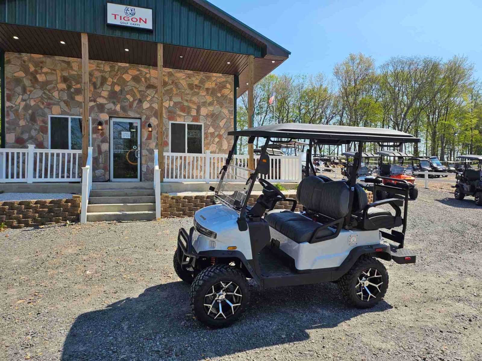 Denago® Nomad Xl White in Long Pond, PA